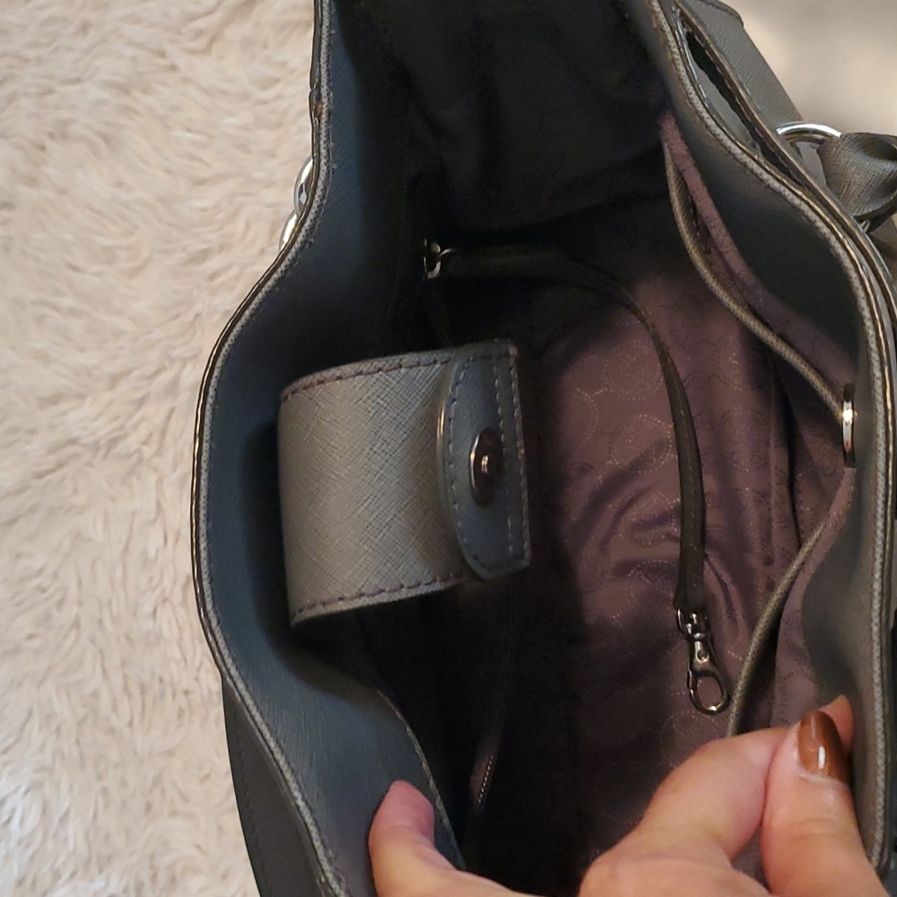 Michael Kors purse - Picture 4 of 4